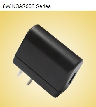 6W 12V καθολικός προσαρμοστής δύναμης USB με 0.5A 1.2A για το κινητό τηλέφωνο