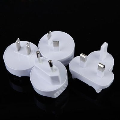 4 καθολικός USB προσαρμοστής εναλλασσόμενου ρεύματος τοίχων φορτιστών ταξιδιού λιμένων για το σπίτι, πολυ βούλωμα