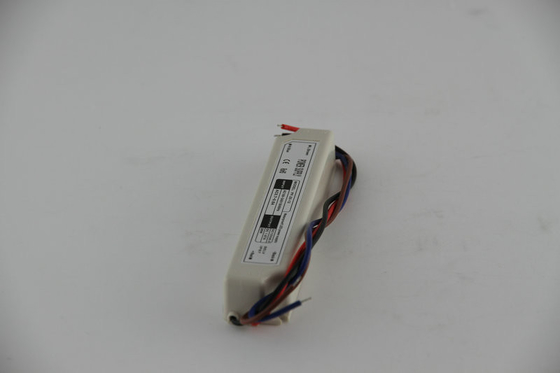 Οδηγός των υψηλών φωτεινότητας 12V 20W σταθερών οδηγήσεων τάσης αδιάβροχος με το καθολικό εναλλασσόμενο ρεύμα