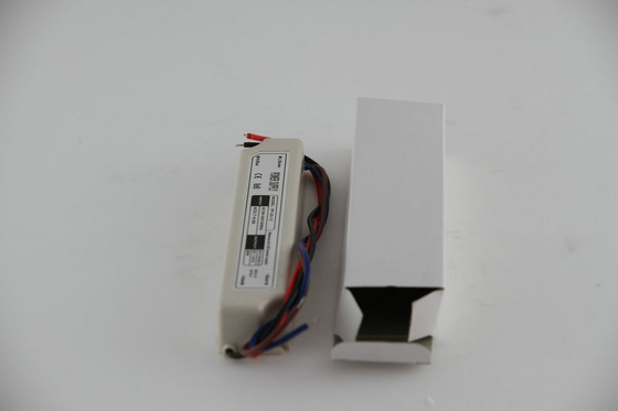 Οδηγός των υψηλών φωτεινότητας 12V 20W σταθερών οδηγήσεων τάσης αδιάβροχος με το καθολικό εναλλασσόμενο ρεύμα
